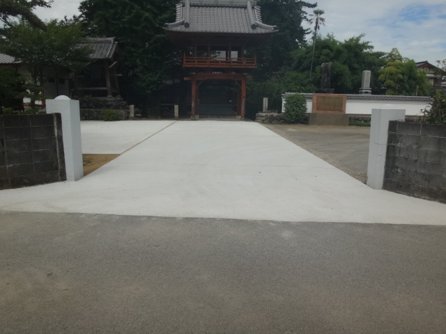 お寺のコンクリート整備